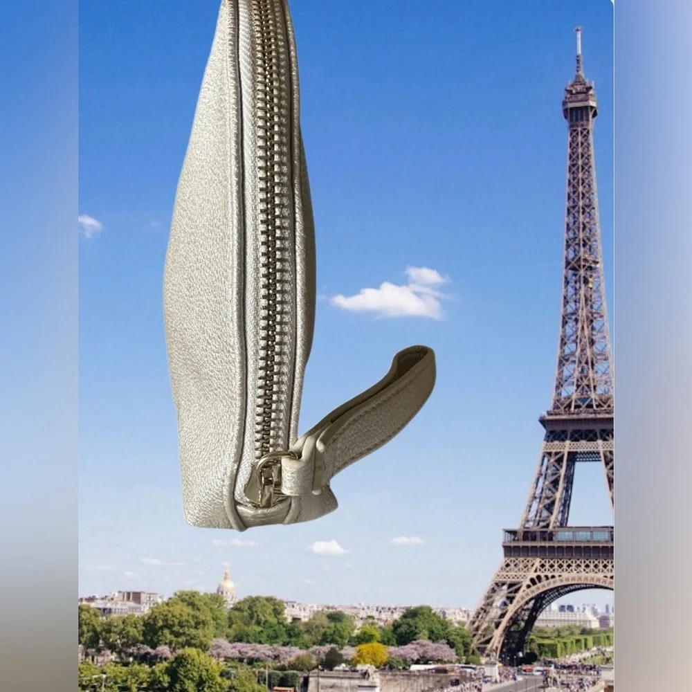 Banana Republic this banana